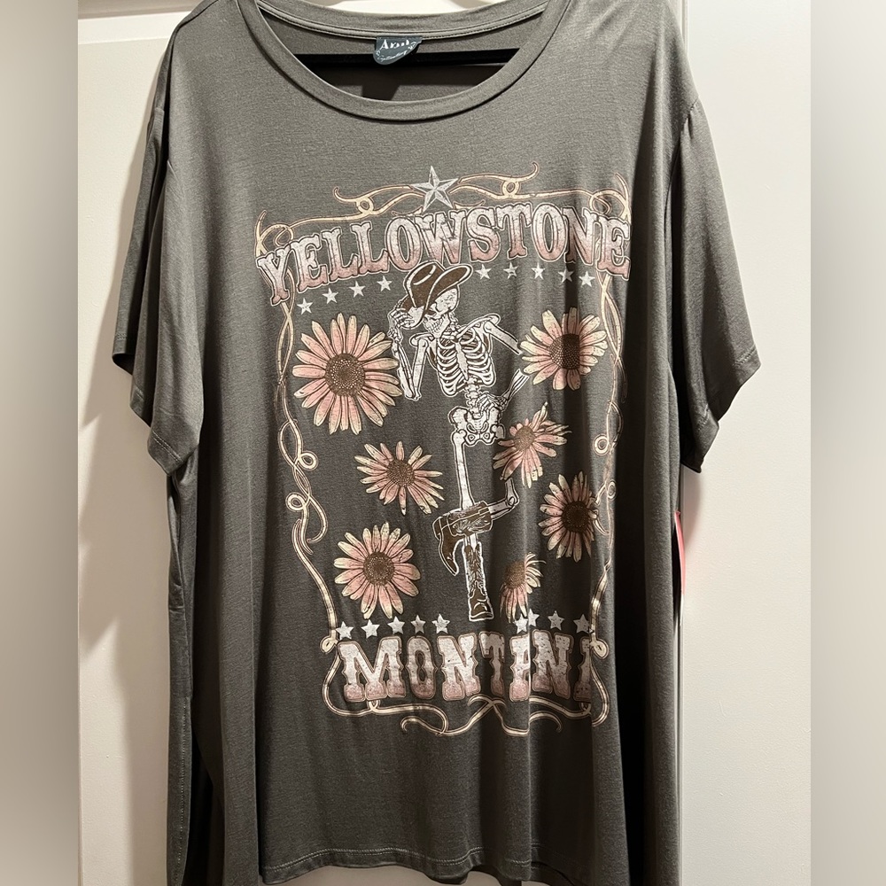 Arula Yellowstone Graphic Tee